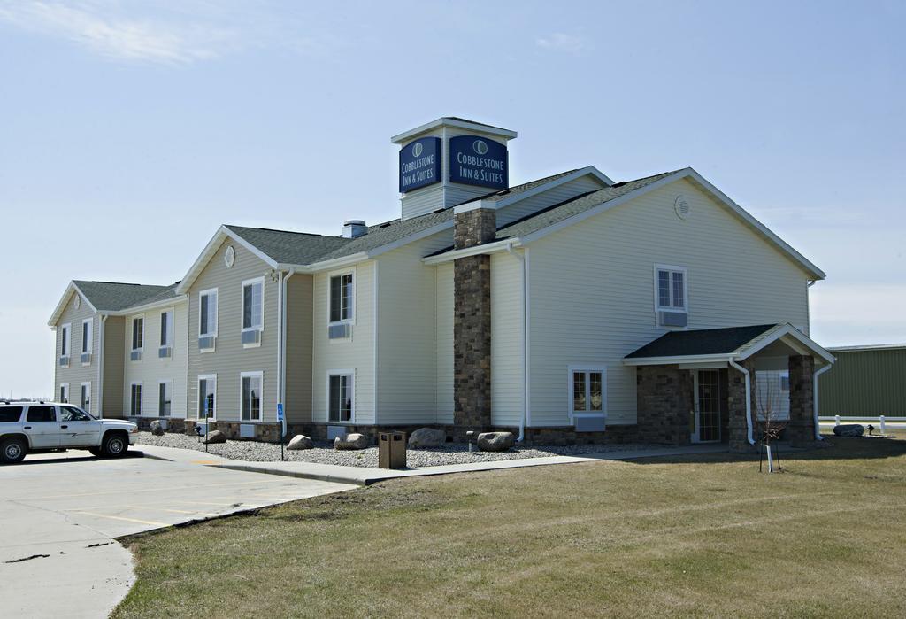 Cobblestone Inn & Suites - Langdon المظهر الخارجي الصورة