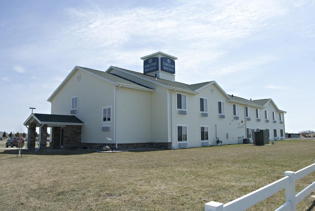 Cobblestone Inn & Suites - Langdon المظهر الخارجي الصورة