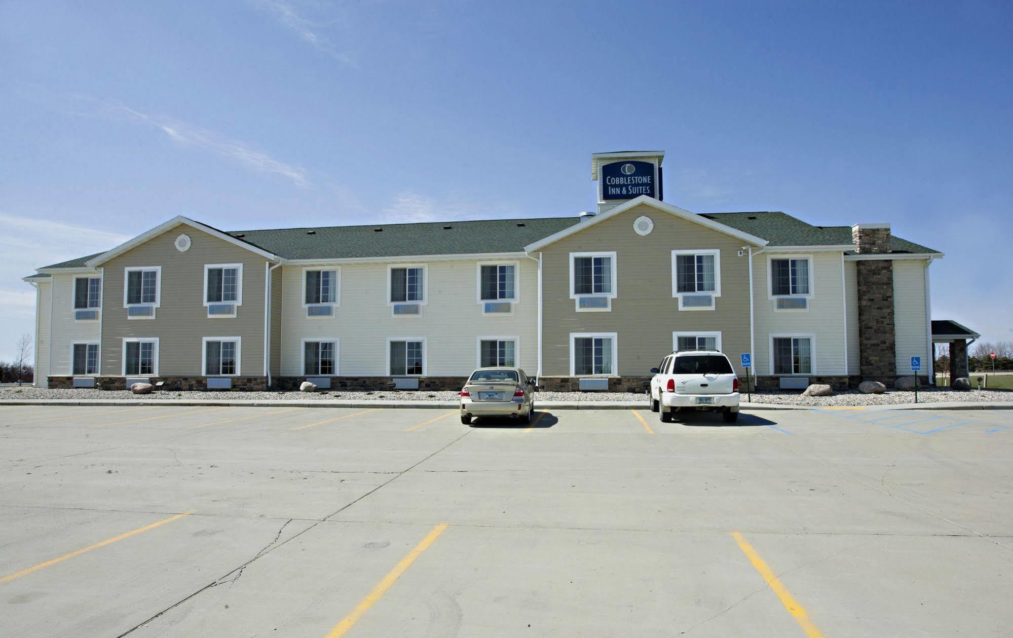 Cobblestone Inn & Suites - Langdon المظهر الخارجي الصورة