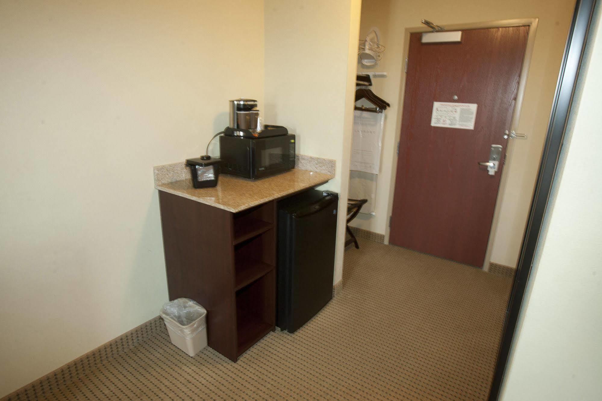 Cobblestone Inn & Suites - Langdon المظهر الخارجي الصورة