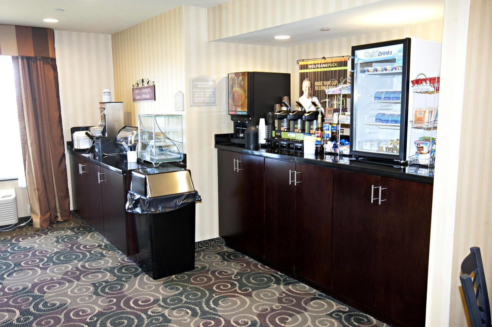Cobblestone Inn & Suites - Langdon المظهر الخارجي الصورة