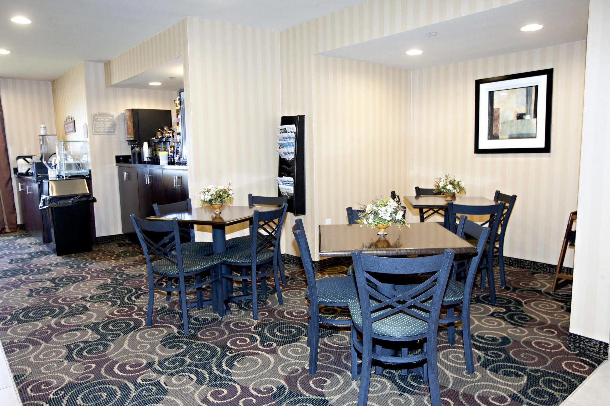 Cobblestone Inn & Suites - Langdon المظهر الخارجي الصورة